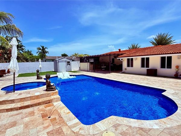 9601 SW 183rd St , Palmetto Bay, FL 33157