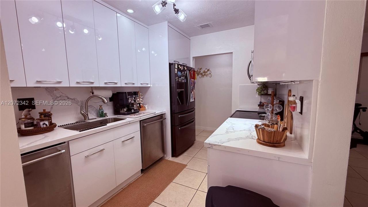 9601 SW 183rd St , Palmetto Bay, FL 33157 Photo