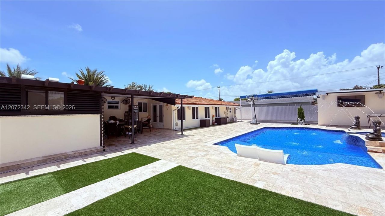9601 SW 183rd St , Palmetto Bay, FL 33157 Photo