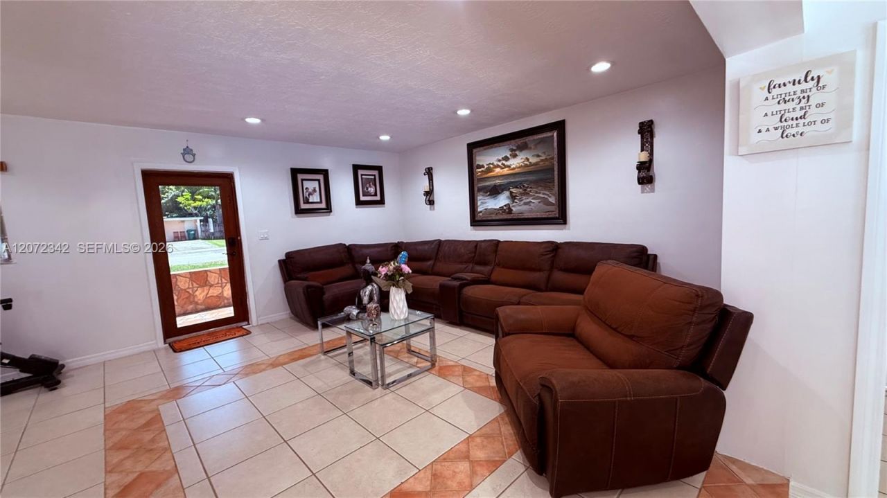 9601 SW 183rd St , Palmetto Bay, FL 33157 Photo