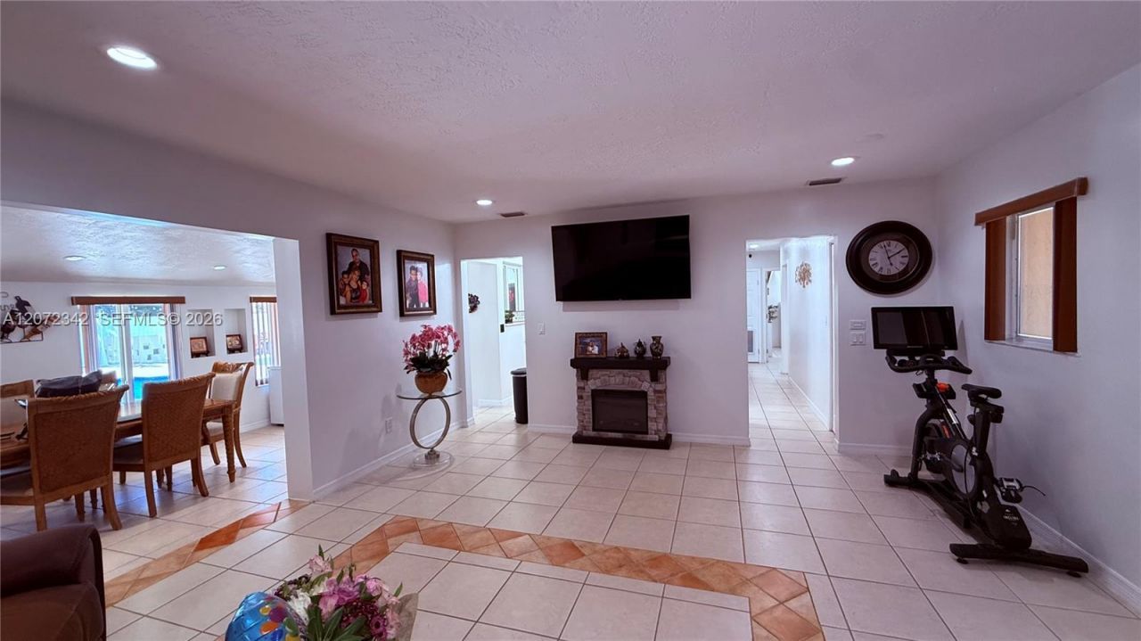 9601 SW 183rd St , Palmetto Bay, FL 33157 Photo