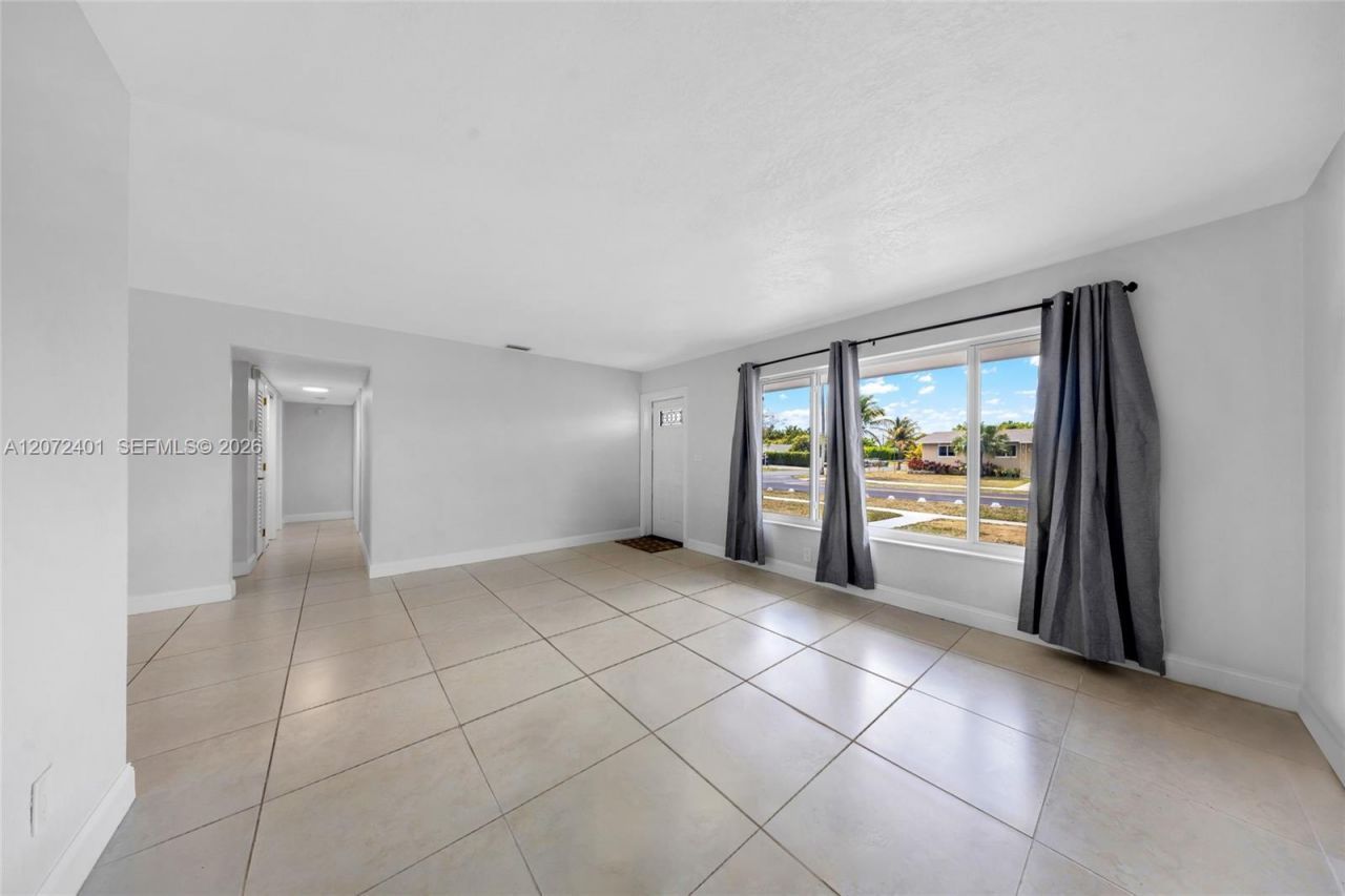 8801 SW 17th St, Miami, FL 33165 Photo