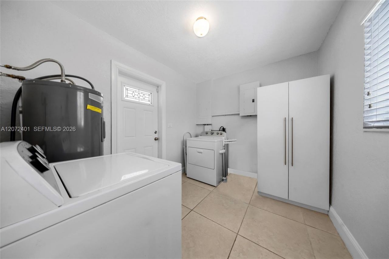 8801 SW 17th St, Miami, FL 33165 Photo