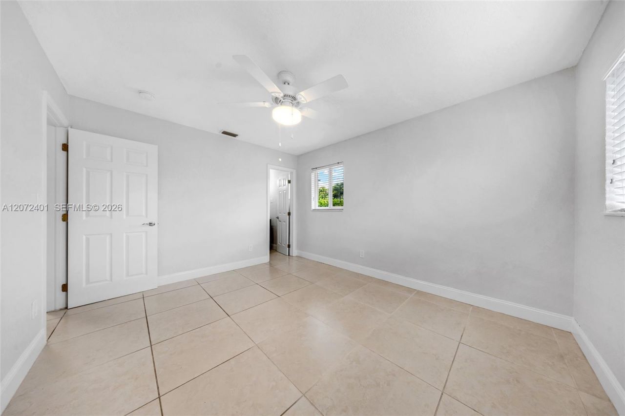 8801 SW 17th St, Miami, FL 33165 Photo