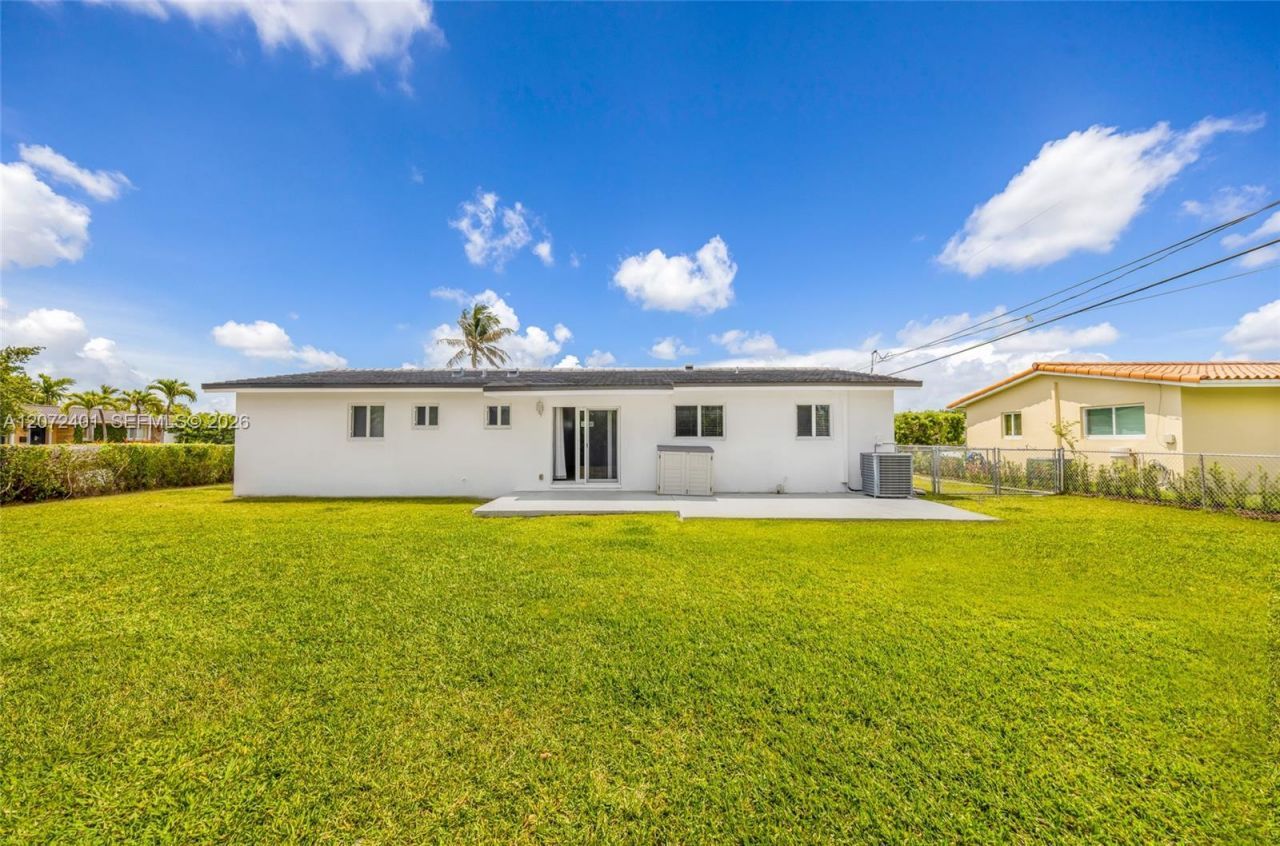 8801 SW 17th St, Miami, FL 33165 Photo