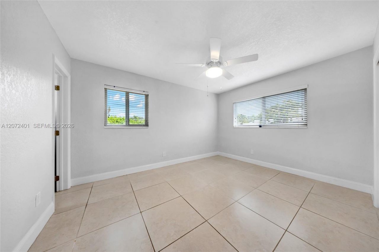 8801 SW 17th St, Miami, FL 33165 Photo