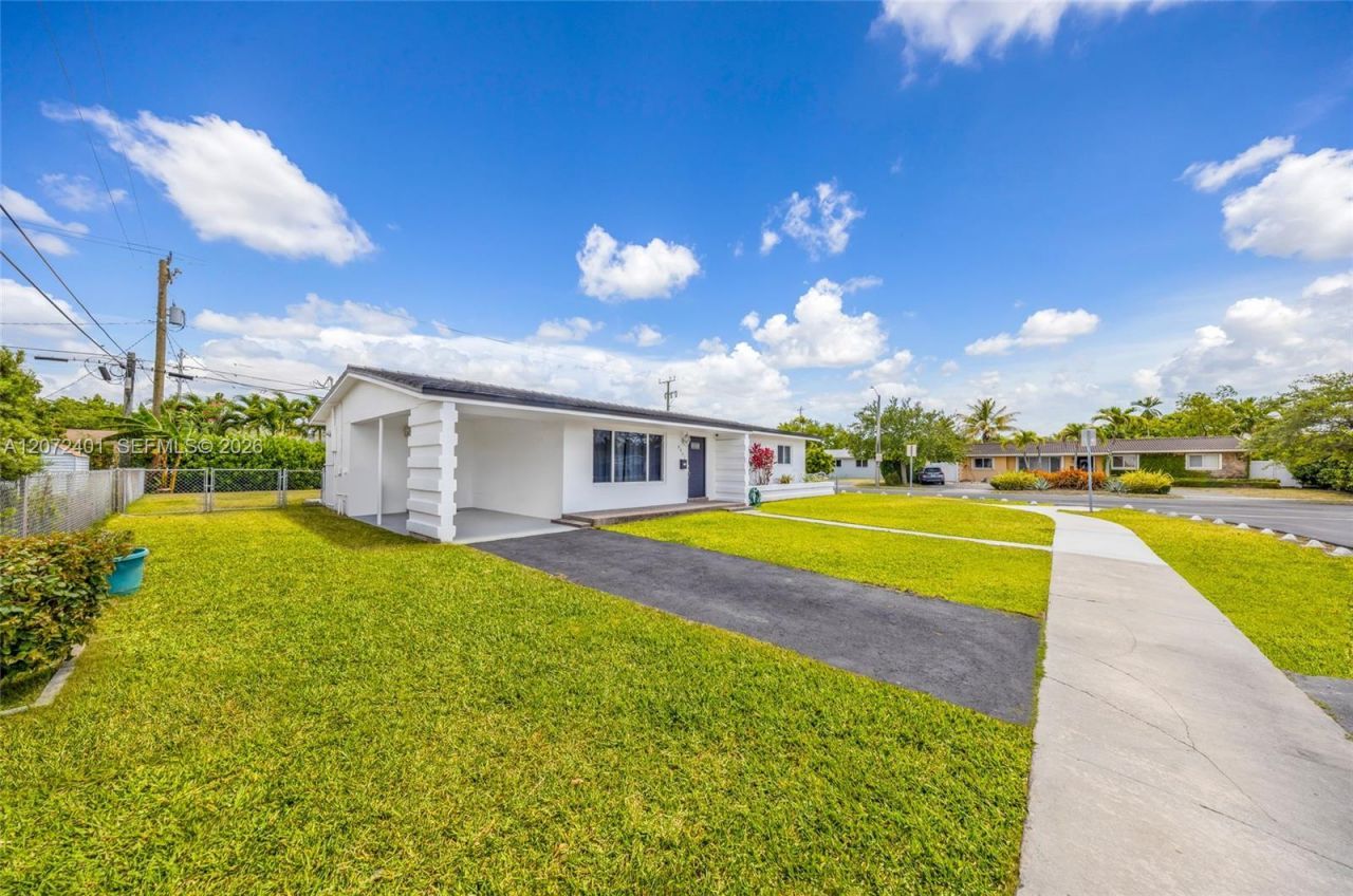 8801 SW 17th St, Miami, FL 33165 Photo