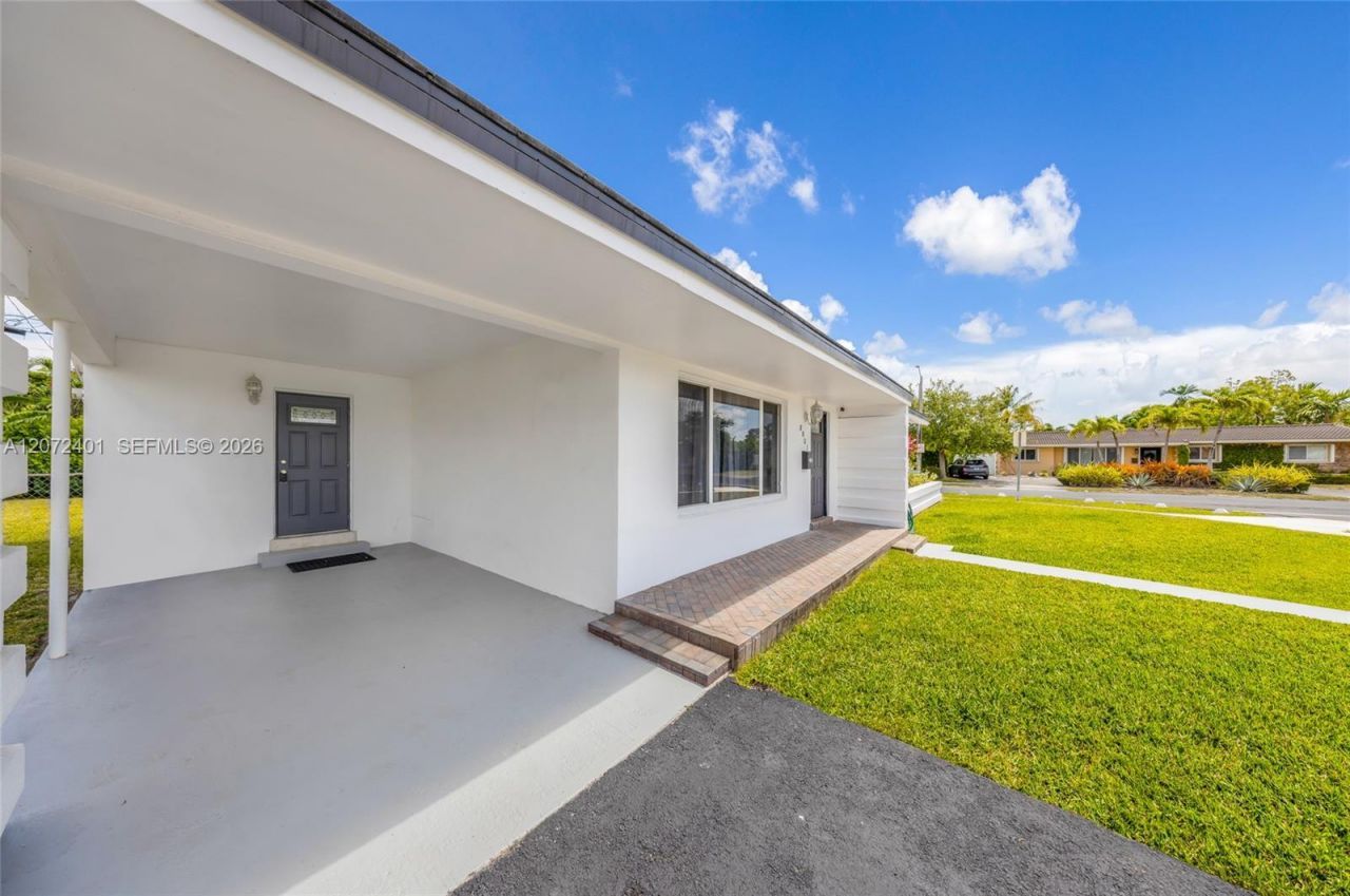 8801 SW 17th St, Miami, FL 33165 Photo