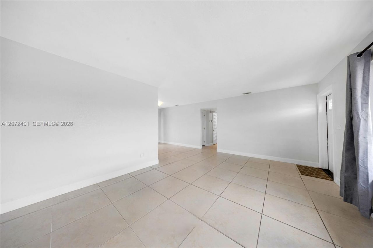 8801 SW 17th St, Miami, FL 33165 Photo