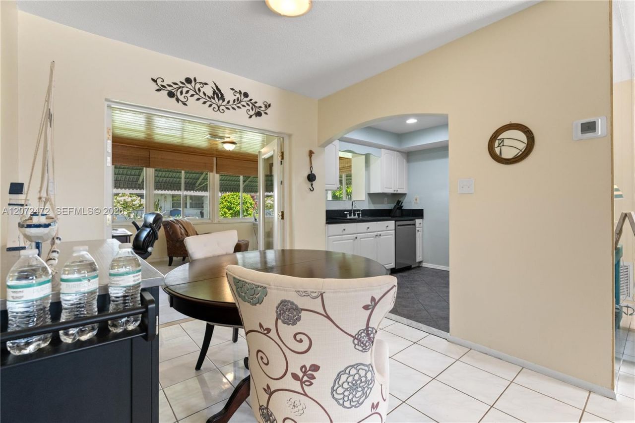 5713 NW 68th Ter, Tamarac, FL 33321 Photo