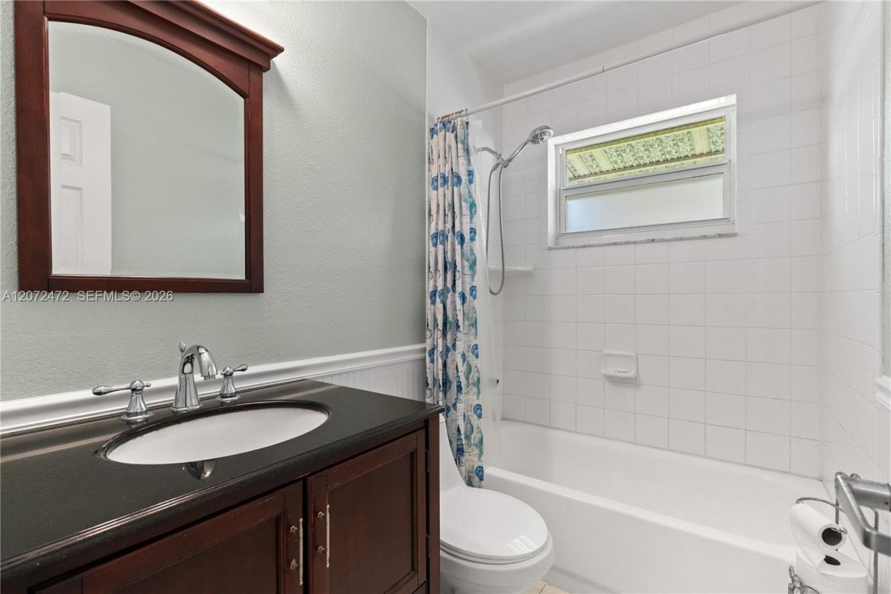 5713 NW 68th Ter, Tamarac, FL 33321 Photo