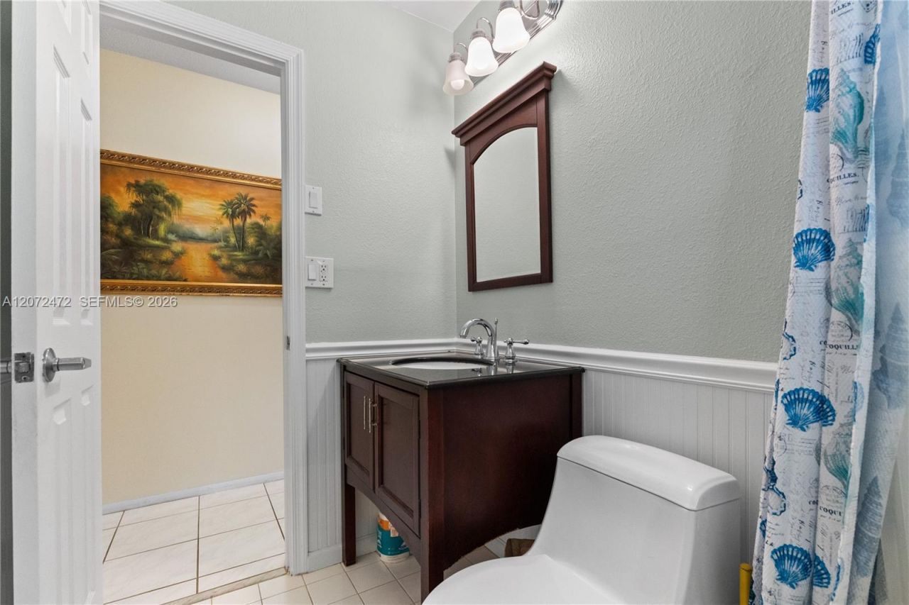 5713 NW 68th Ter, Tamarac, FL 33321 Photo