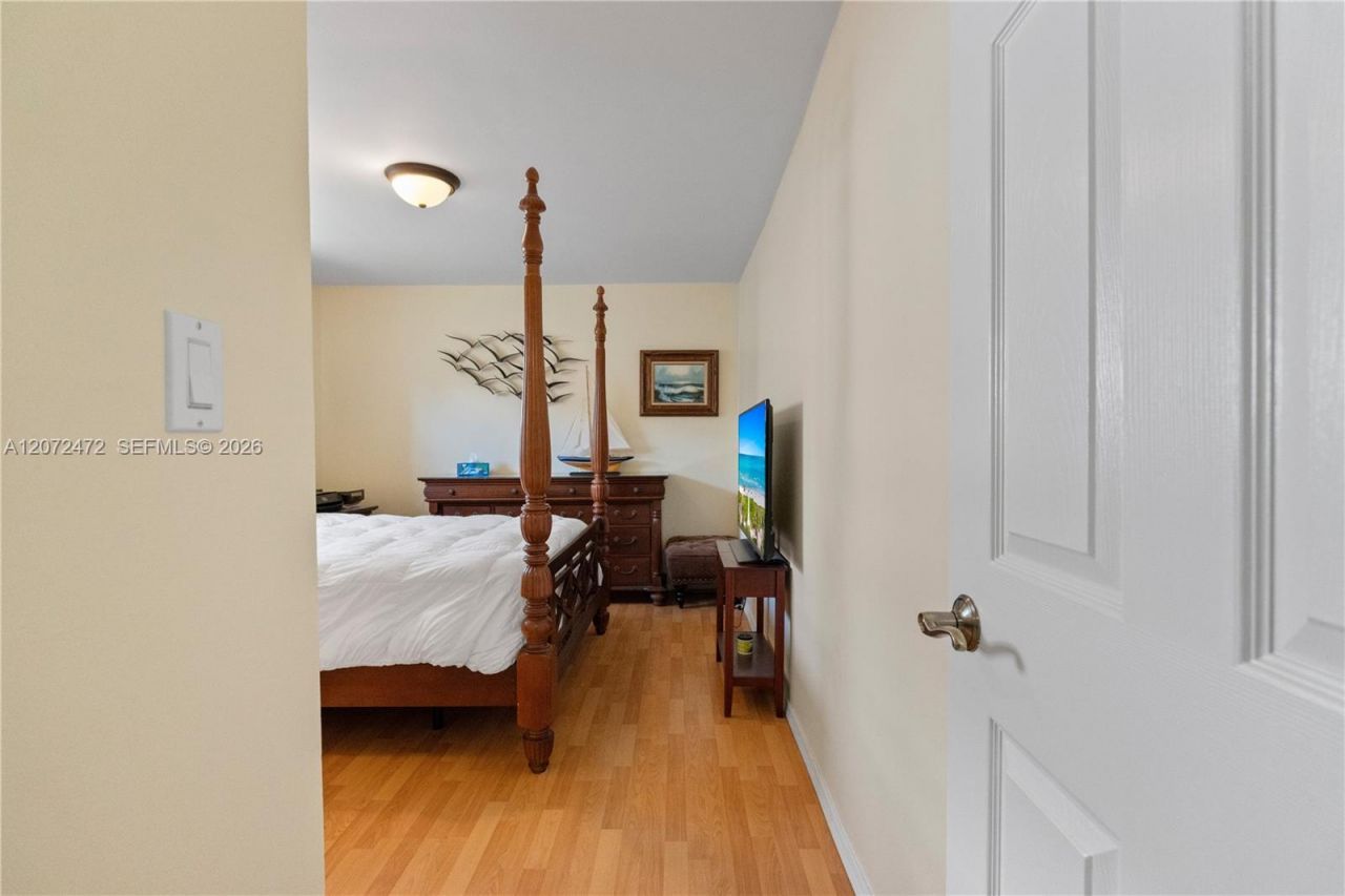 5713 NW 68th Ter, Tamarac, FL 33321 Photo