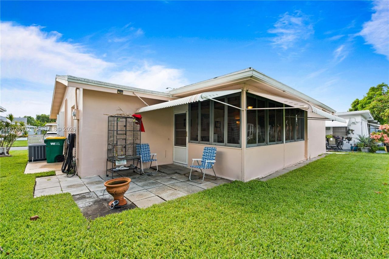 5713 NW 68th Ter, Tamarac, FL 33321 Photo