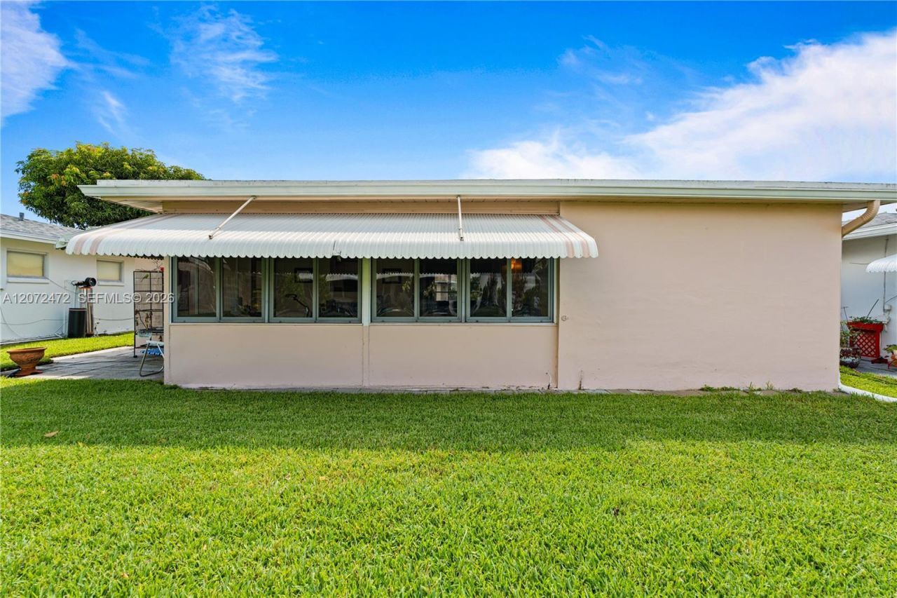 5713 NW 68th Ter, Tamarac, FL 33321 Photo