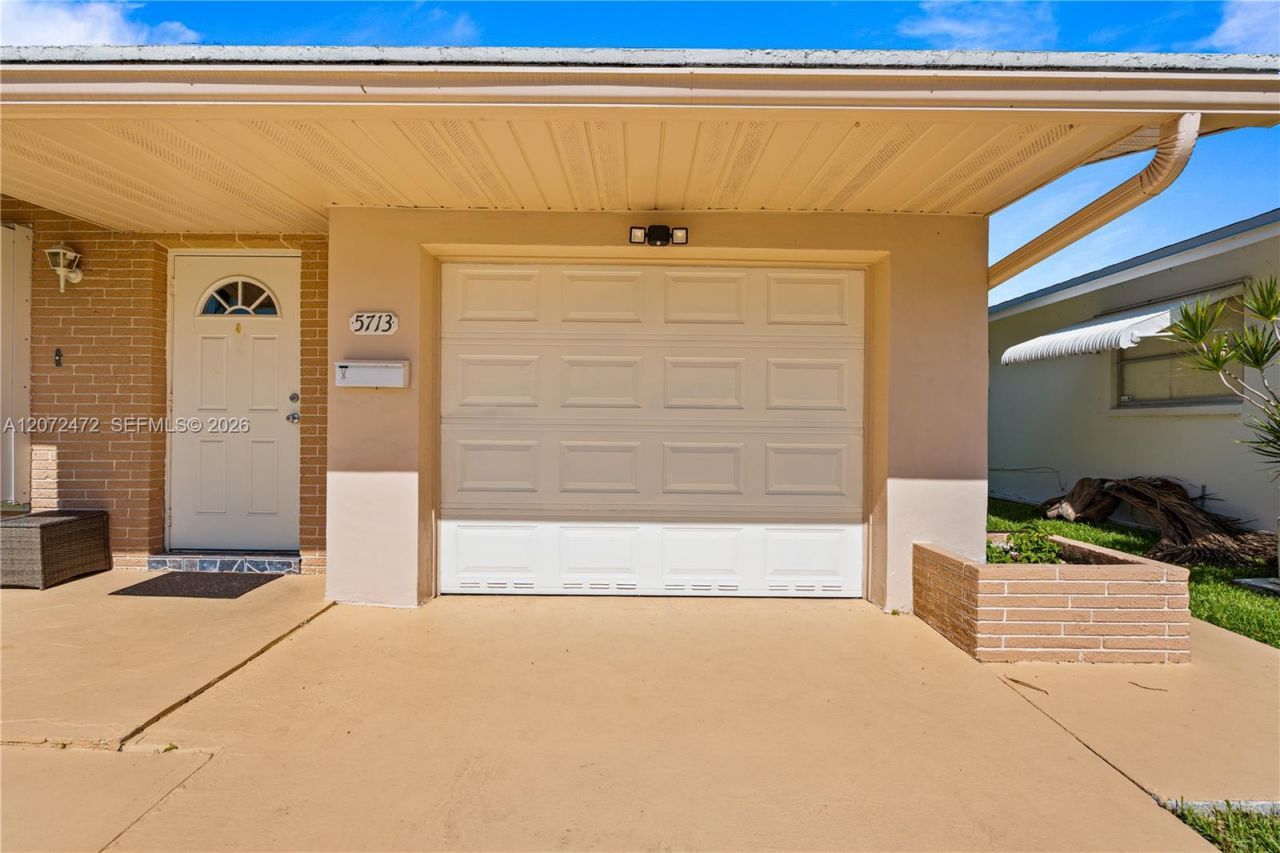 5713 NW 68th Ter, Tamarac, FL 33321 Photo