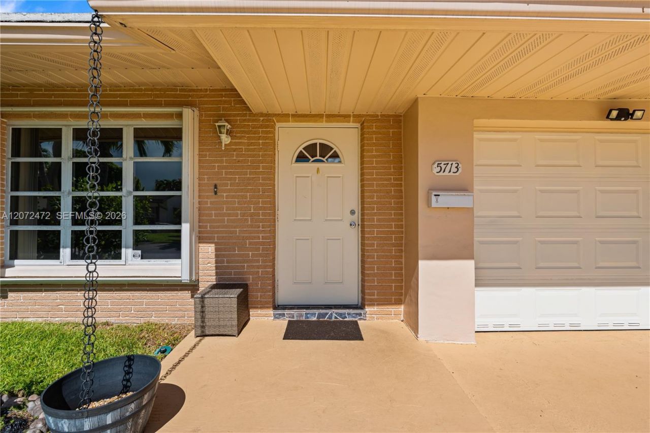 5713 NW 68th Ter, Tamarac, FL 33321 Photo