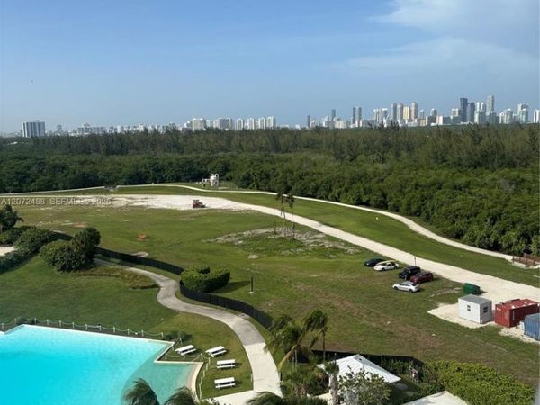 2411 LAGUNA CIRCLE , Unit 809, North Miami, FL 33181
