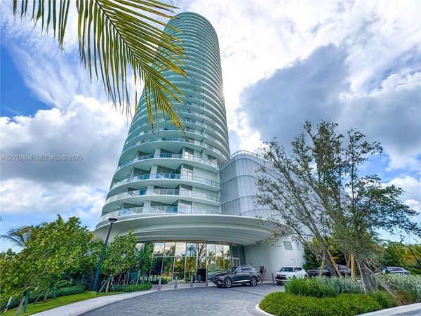 2411 LAGUNA CIRCLE , Unit 809, North Miami, FL 33181