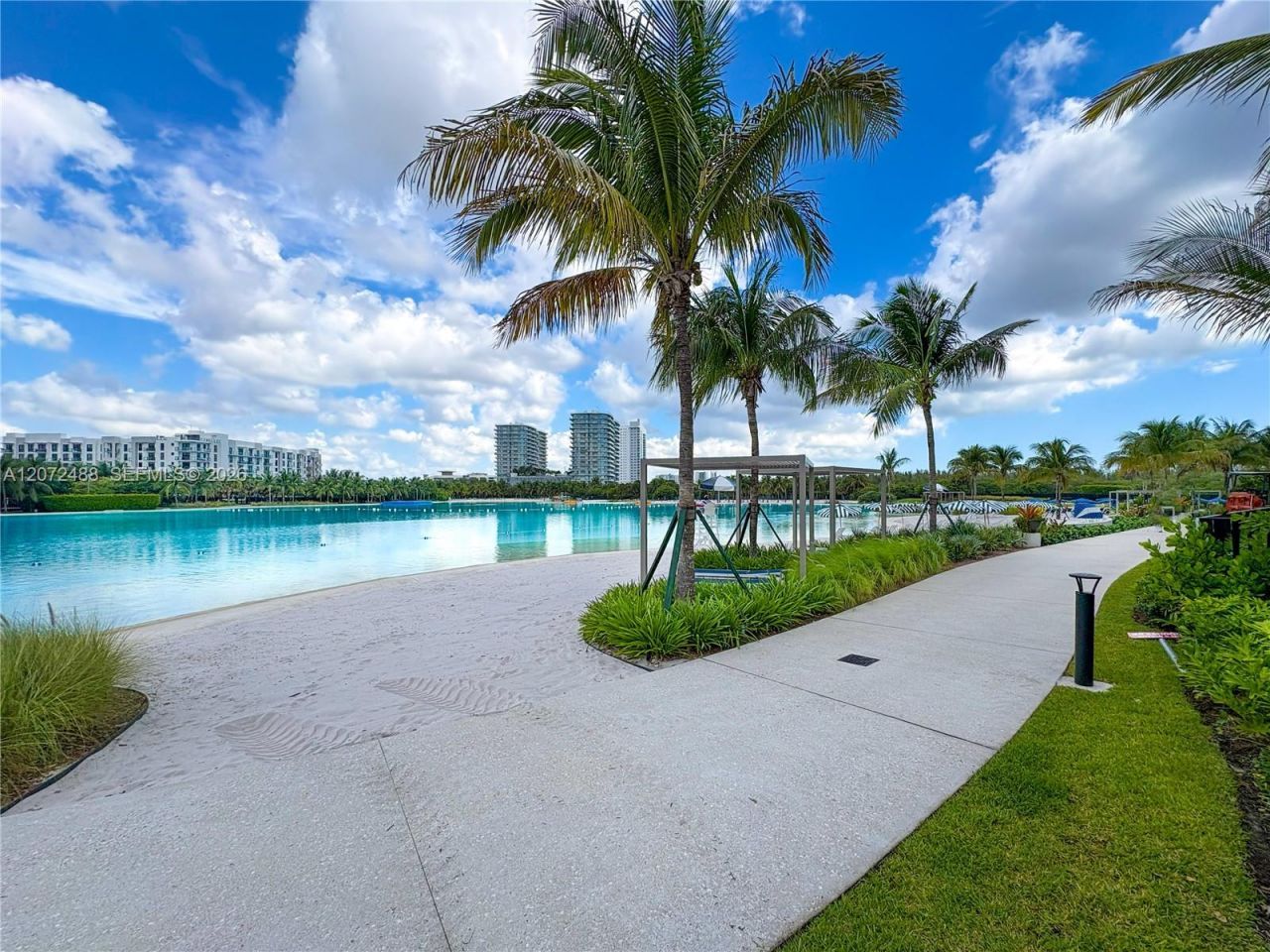 2411 Laguna Circle , Unit 809, North Miami, FL 33181 Photo