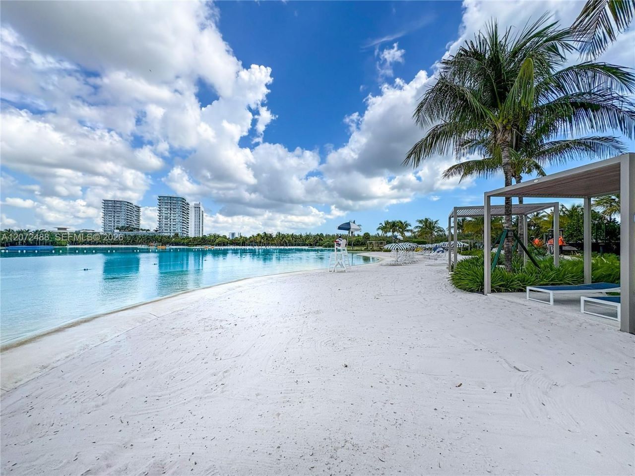 2411 Laguna Circle , Unit 809, North Miami, FL 33181 Photo