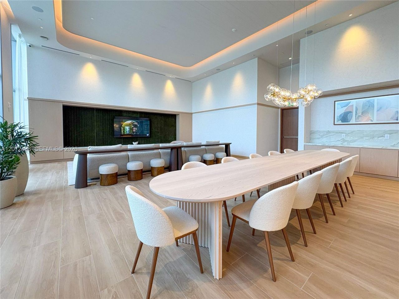 2411 Laguna Circle , Unit 809, North Miami, FL 33181 Photo