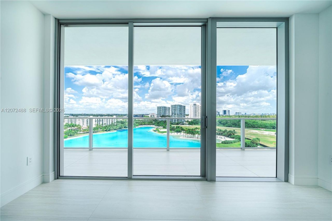 2411 Laguna Circle , Unit 809, North Miami, FL 33181 Photo