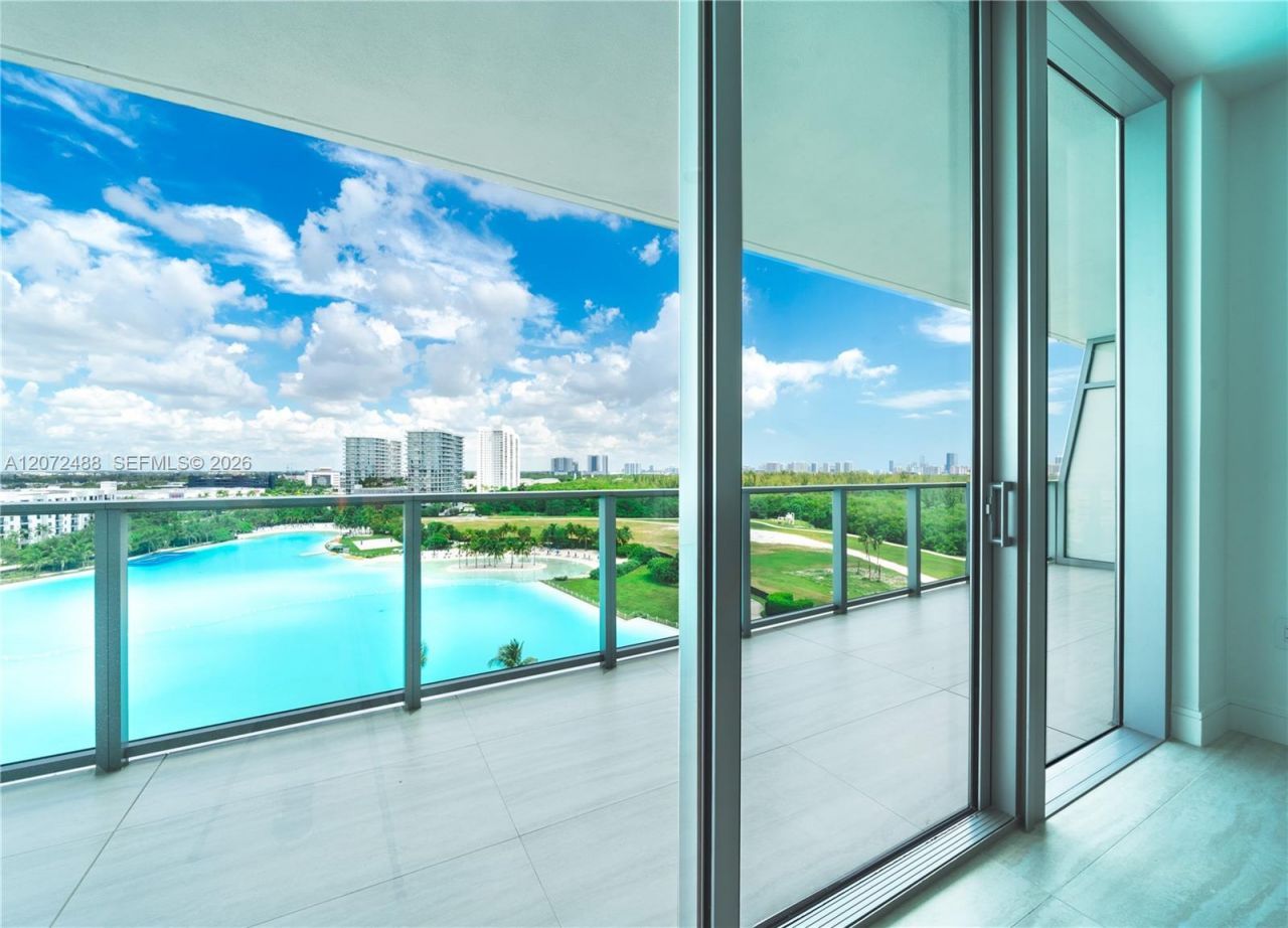 2411 Laguna Circle , Unit 809, North Miami, FL 33181 Photo