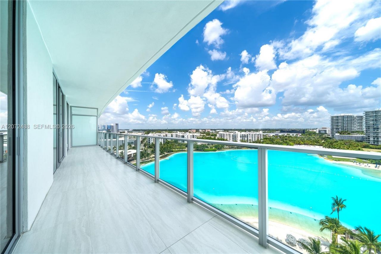 2411 Laguna Circle , Unit 809, North Miami, FL 33181 Photo