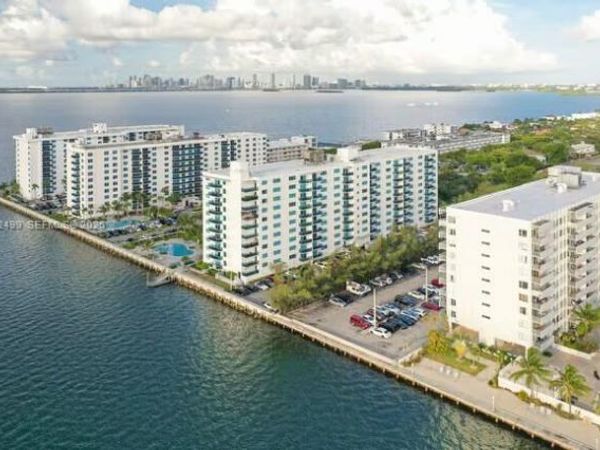 7525 E Treasure Dr , Unit 1012, North Bay Village, FL 33141