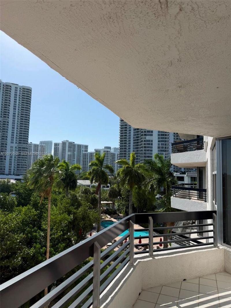 3400 NE 192nd St , Unit 511, Aventura, FL 33180 Photo