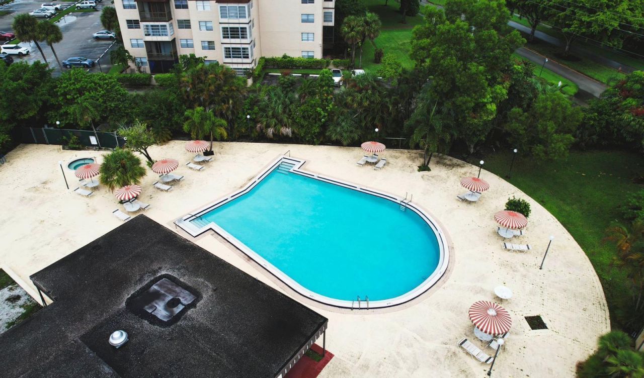 1681 NW 70th Avenue, Unit 402, Plantation, FL 33313 Photo