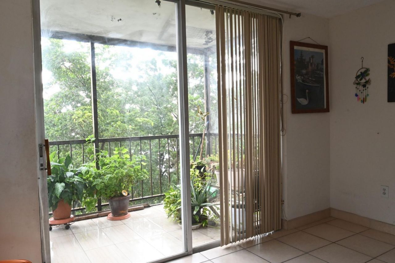 1681 NW 70th Avenue, Unit 402, Plantation, FL 33313 Photo
