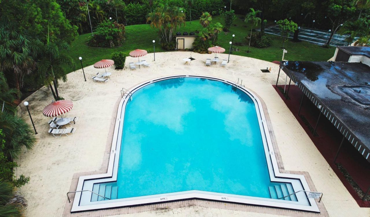 1681 NW 70th Avenue, Unit 402, Plantation, FL 33313 Photo
