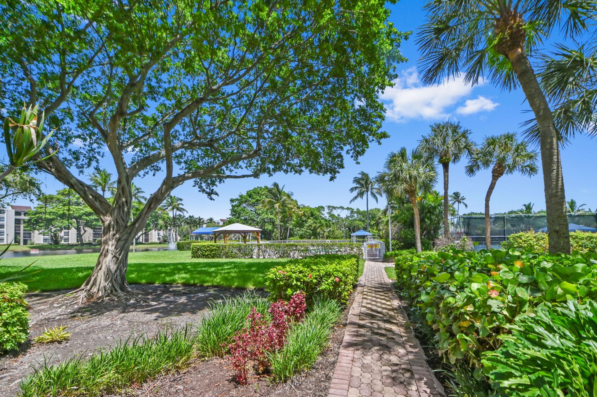 955 Egret Circle, Unit 408, Delray Beach, FL 33444 Photo
