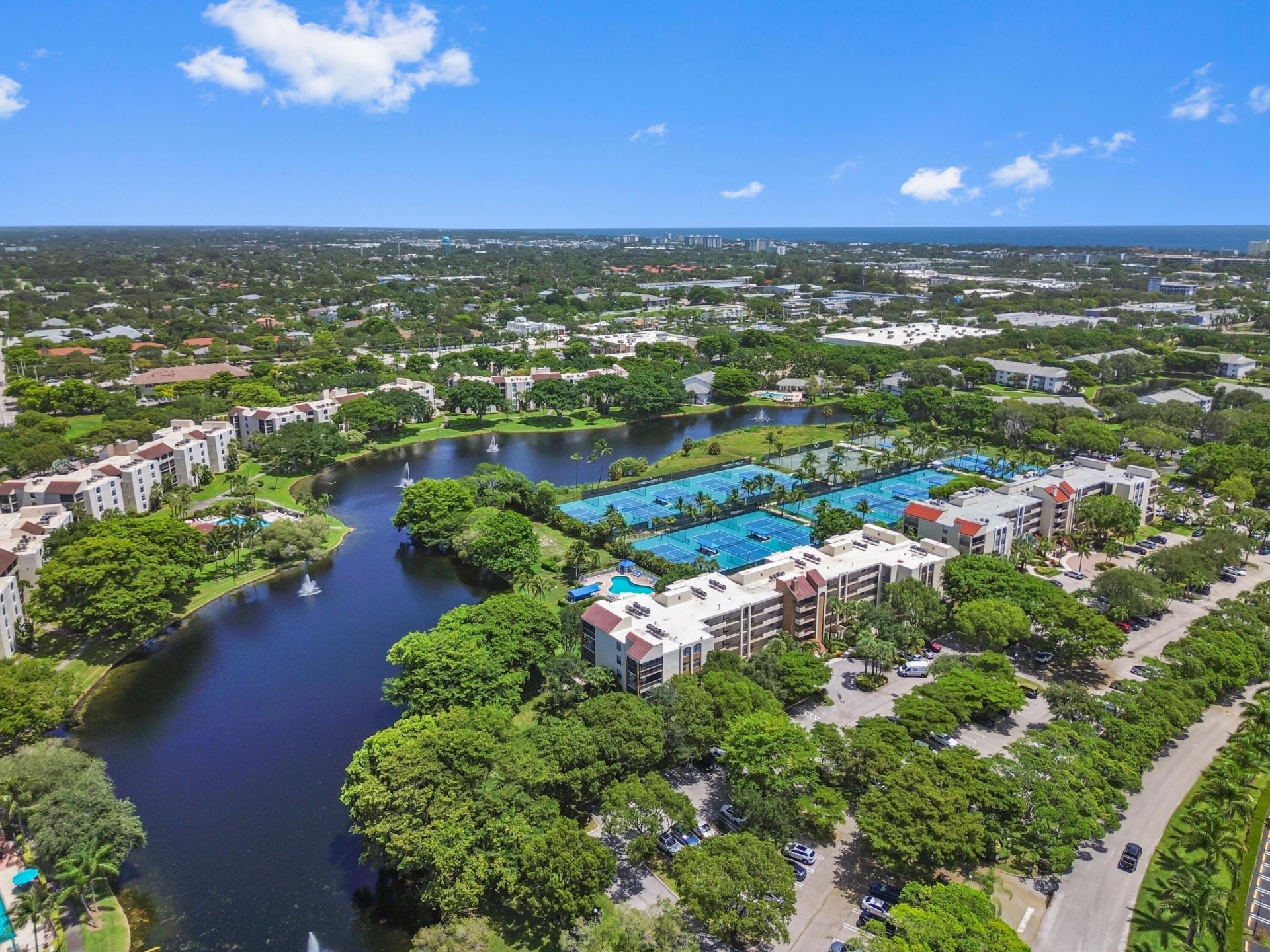 955 Egret Circle, Unit 408, Delray Beach, FL 33444 Photo