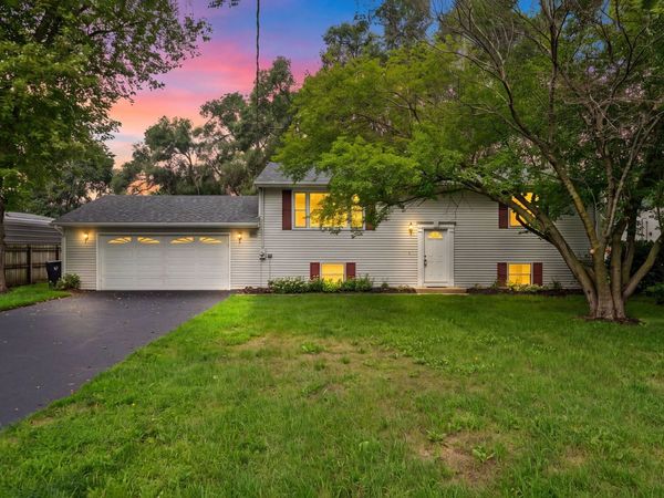 11320 2nd Street , Roscoe, IL 61073