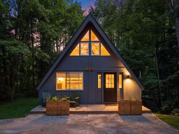448 Duvernay Lane, Harbor Springs, MI 49740