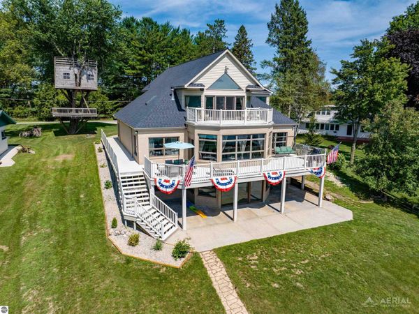 4348 Lakeside Drive W, West Branch, MI 48661