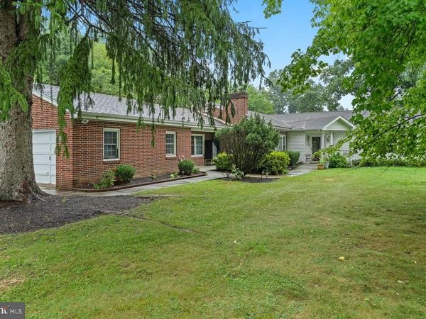 1601 COLONIAL ROAD, HARRISBURG, PA 17112
