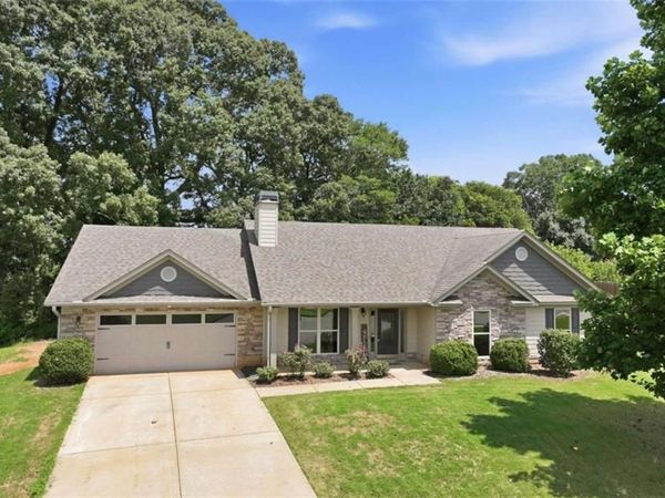 482 Logans Way , Hoschton, GA 30548