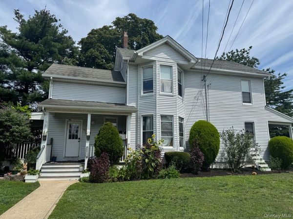 172 N Ocean Avenue , Patchogue, NY 11772