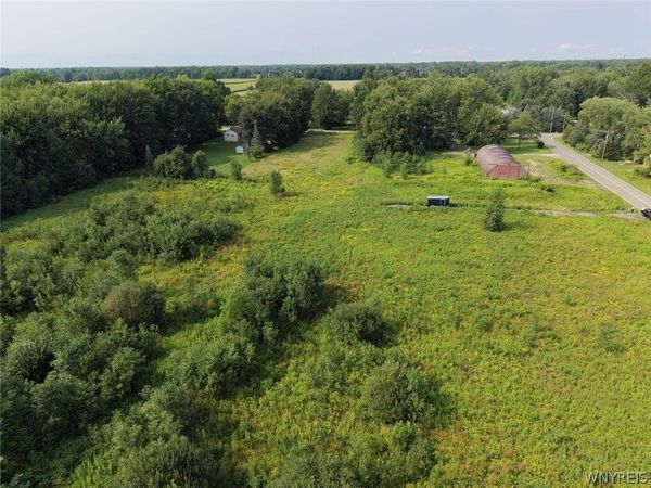 709 Schoelles Road , Buffalo, NY 14228