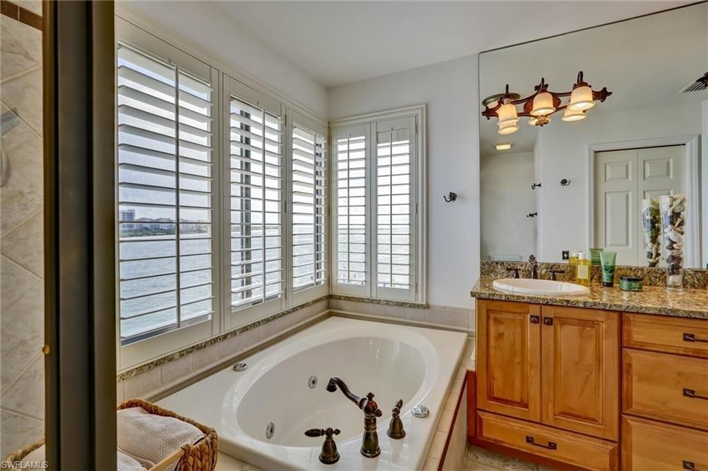 334 La Peninsula Blvd, Unit 334, Naples, FL 34113 Photo