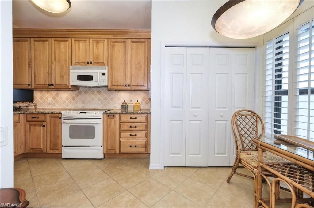 334 La Peninsula Blvd, Unit 334, Naples, FL 34113 Photo