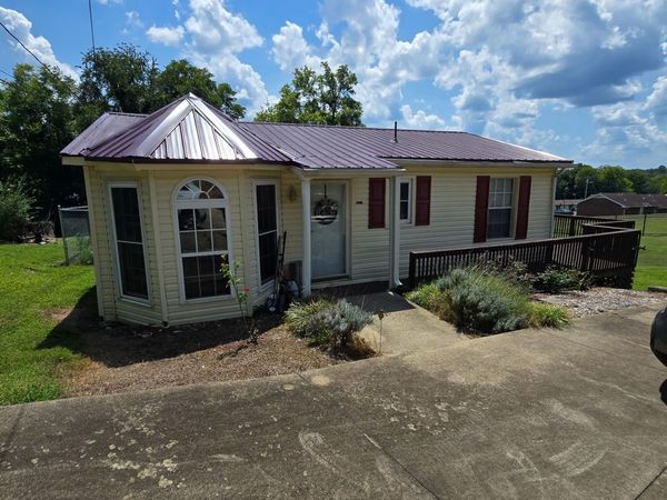 527 E Grigsby St E, Pulaski, TN 38478