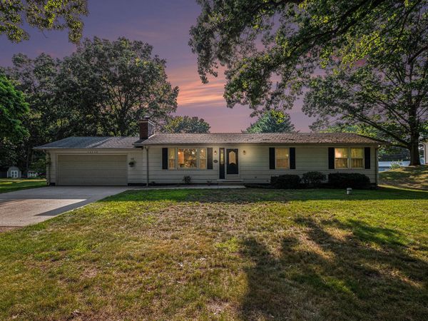 54348 Twin Lakes Road, Dowagiac, MI 49047
