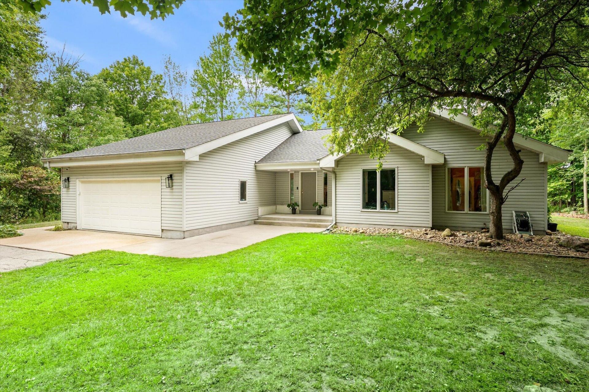 1844 Cree Road, Fremont, MI 49412 Main Photo