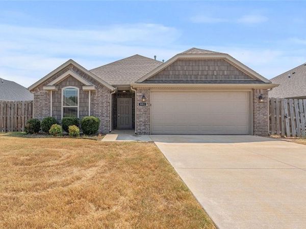 951 Lakeview Drive , Centerton, AR 72719