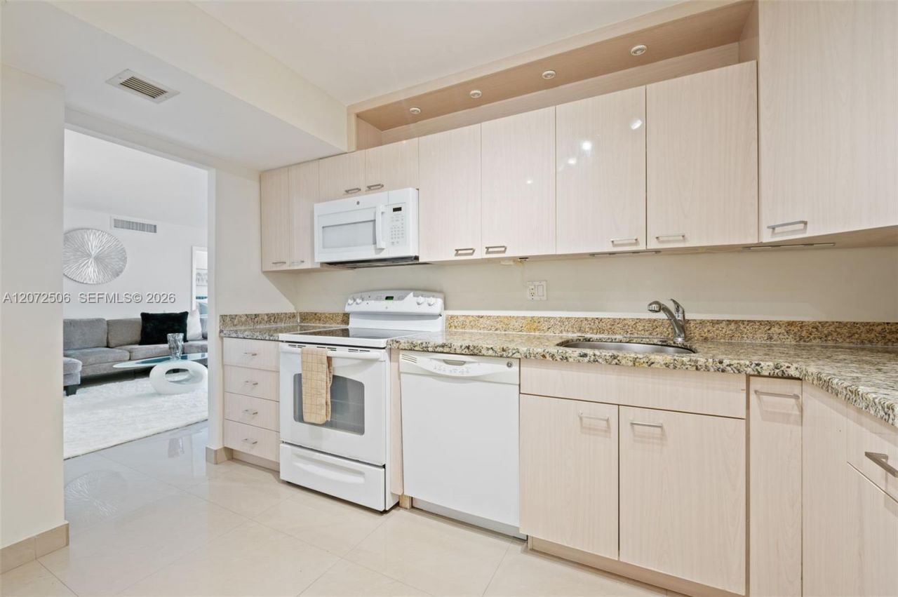 1833 S Ocean Dr , Unit 809, Hallandale Beach, FL 33009 Photo